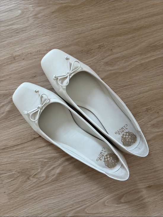 Vince Camuto Shoes - Vince Camuto Cream Bow Ballet Flats